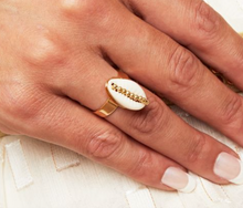 Afbeelding in Gallery-weergave laden, Ring Shell Obsession
